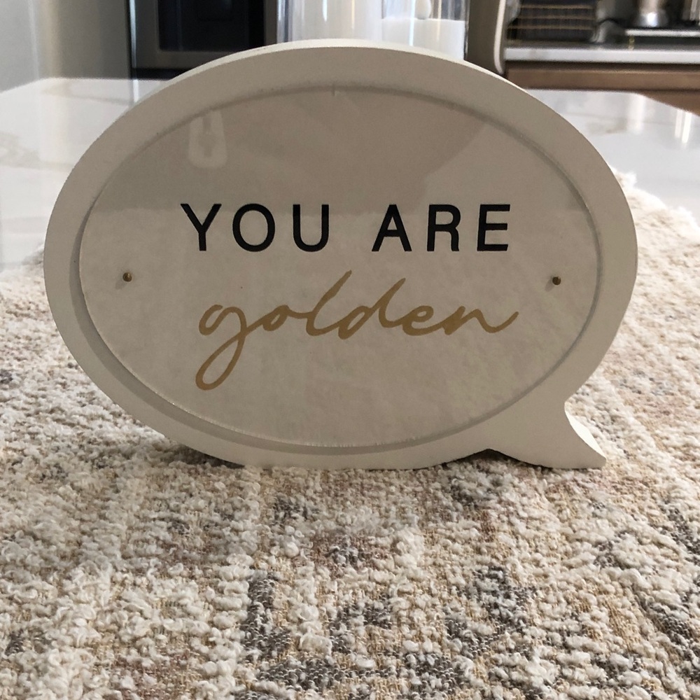 Decorative Speech Bubble Sign - White and Gold